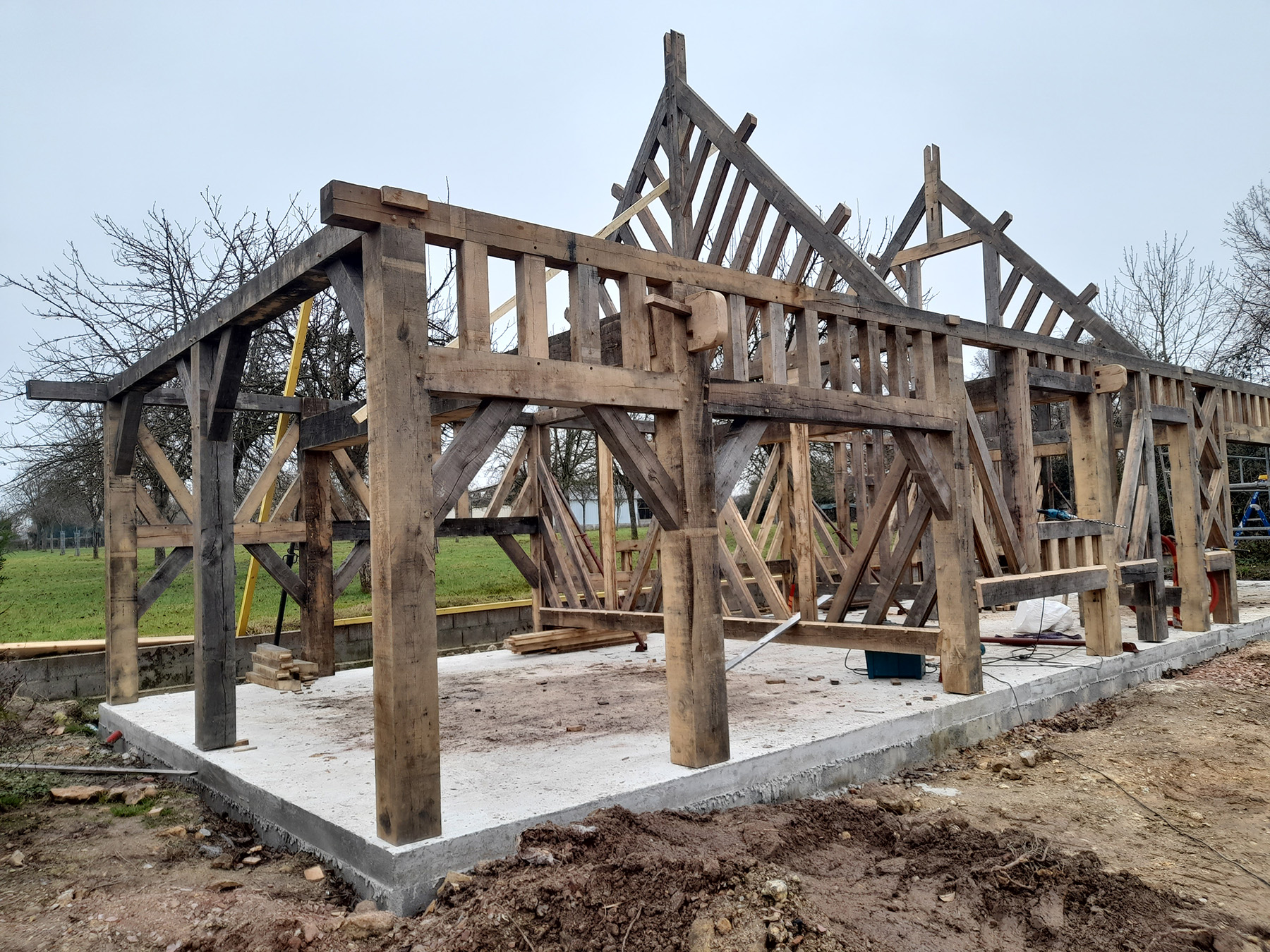 Reconstruction après sinistre d'une maison.
