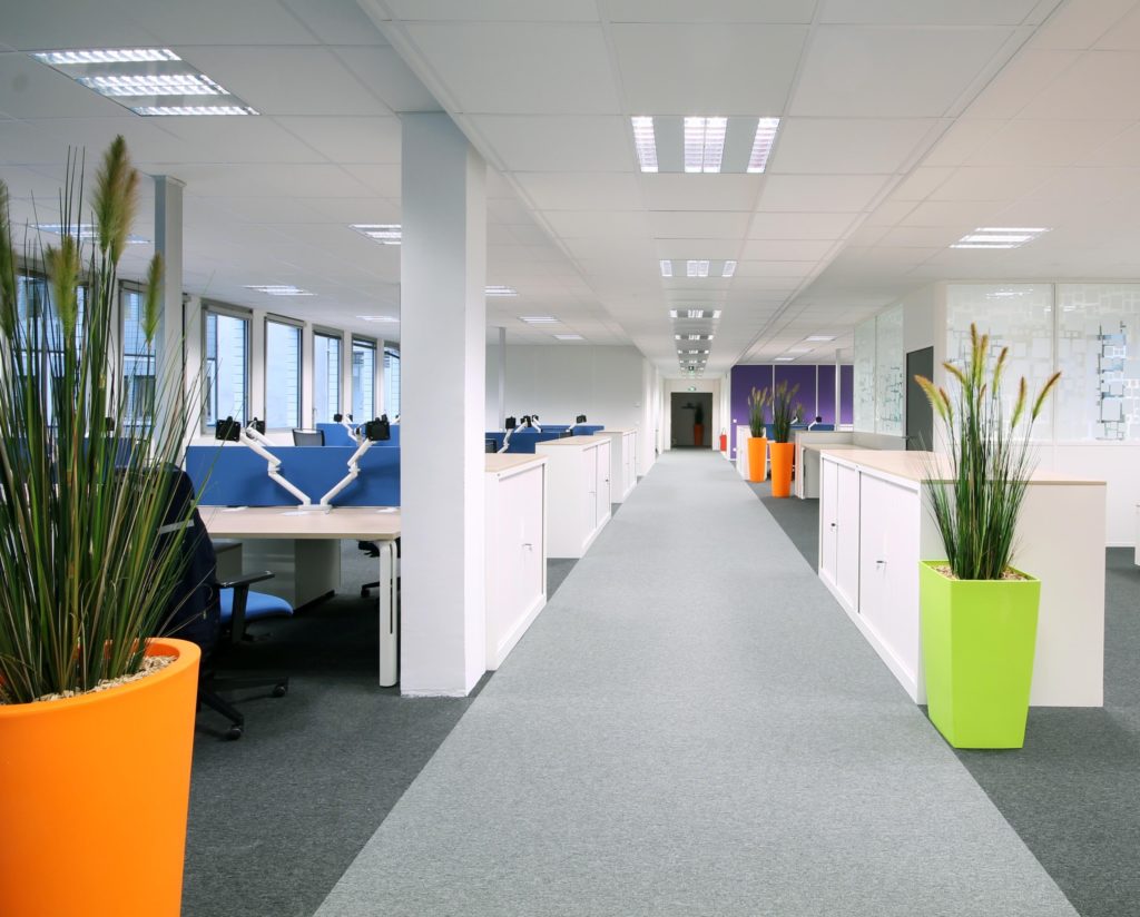 Aménagement open space par Agence Structure