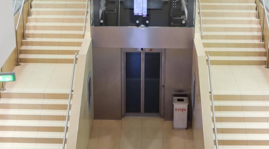 ascenseur dans les ERP pour les PMR