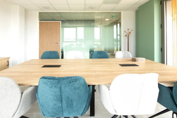 belle-salle-de-reunion-amenagee-2