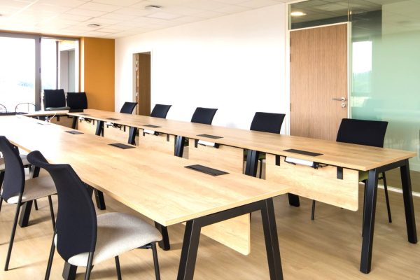 belle-salle-de-reunion-amenagee